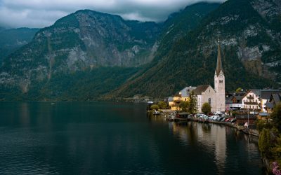 Lokale bewoners in Hallstatt protesteren tegen massatoerisme